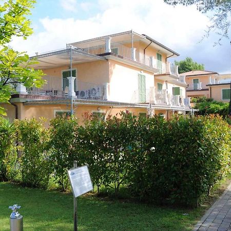 Apartment In Marina Di Massa - Toskana 24103 Exteriér fotografie