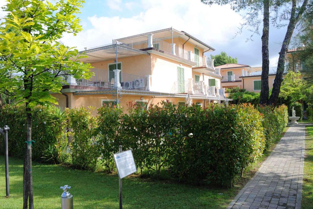 Apartment In Marina Di Massa - Toskana 24103 Exteriér fotografie