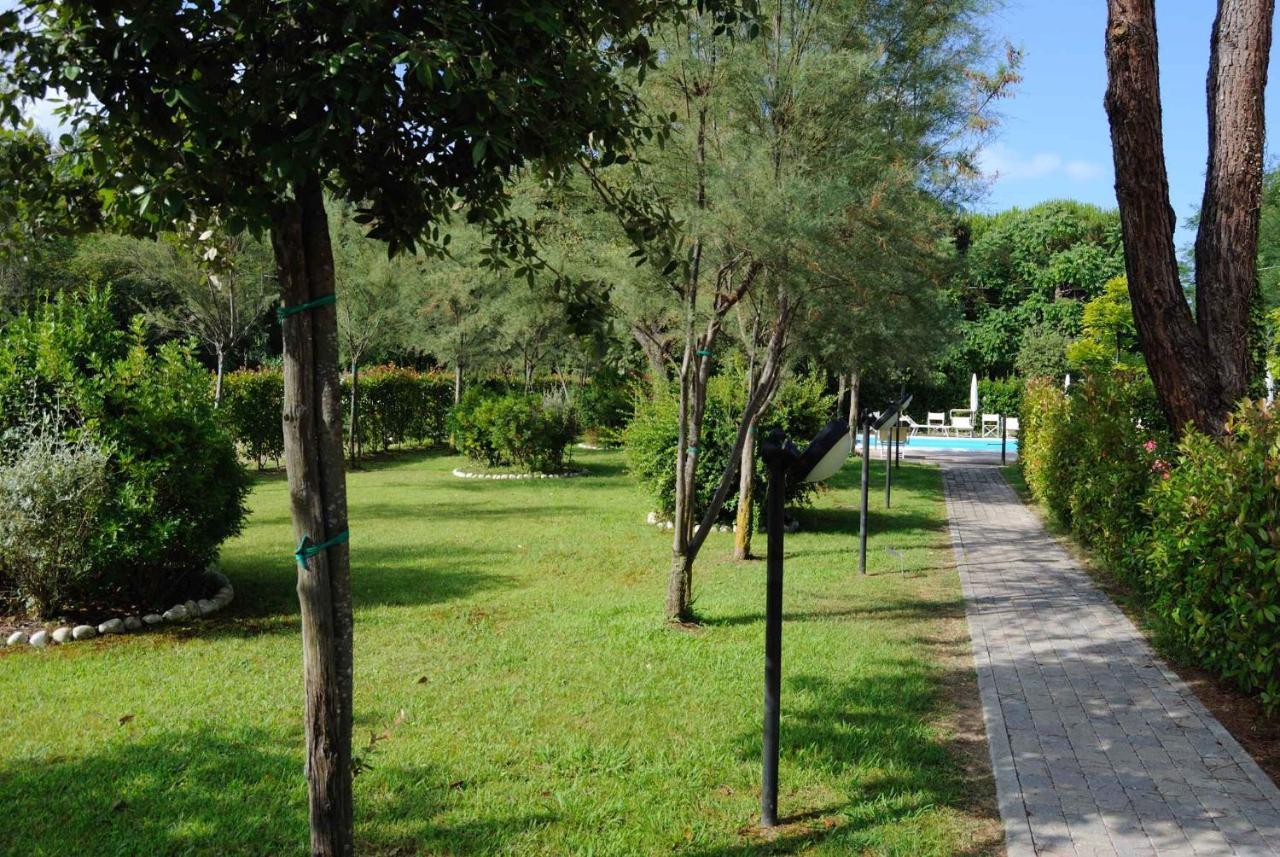 Apartment In Marina Di Massa - Toskana 24103 Exteriér fotografie