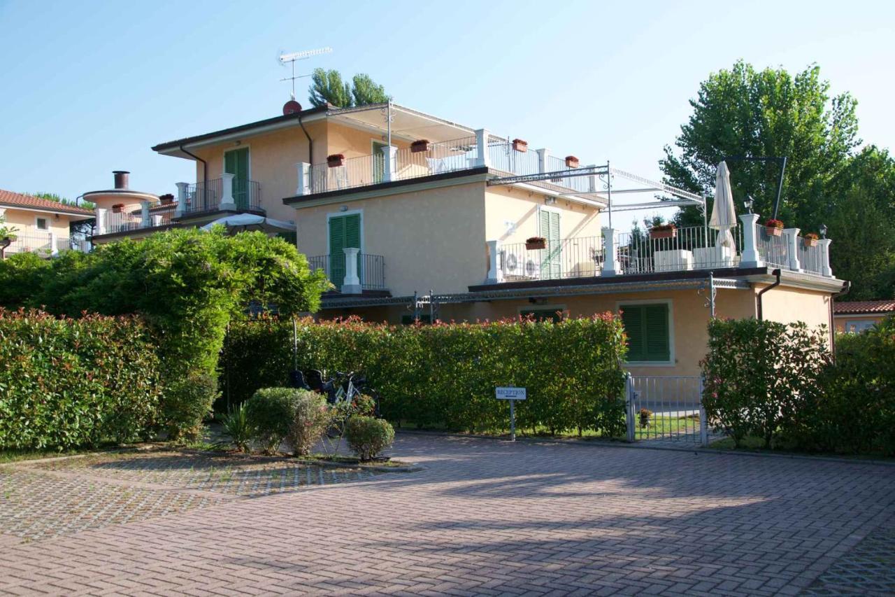 Apartment In Marina Di Massa - Toskana 24103 Exteriér fotografie
